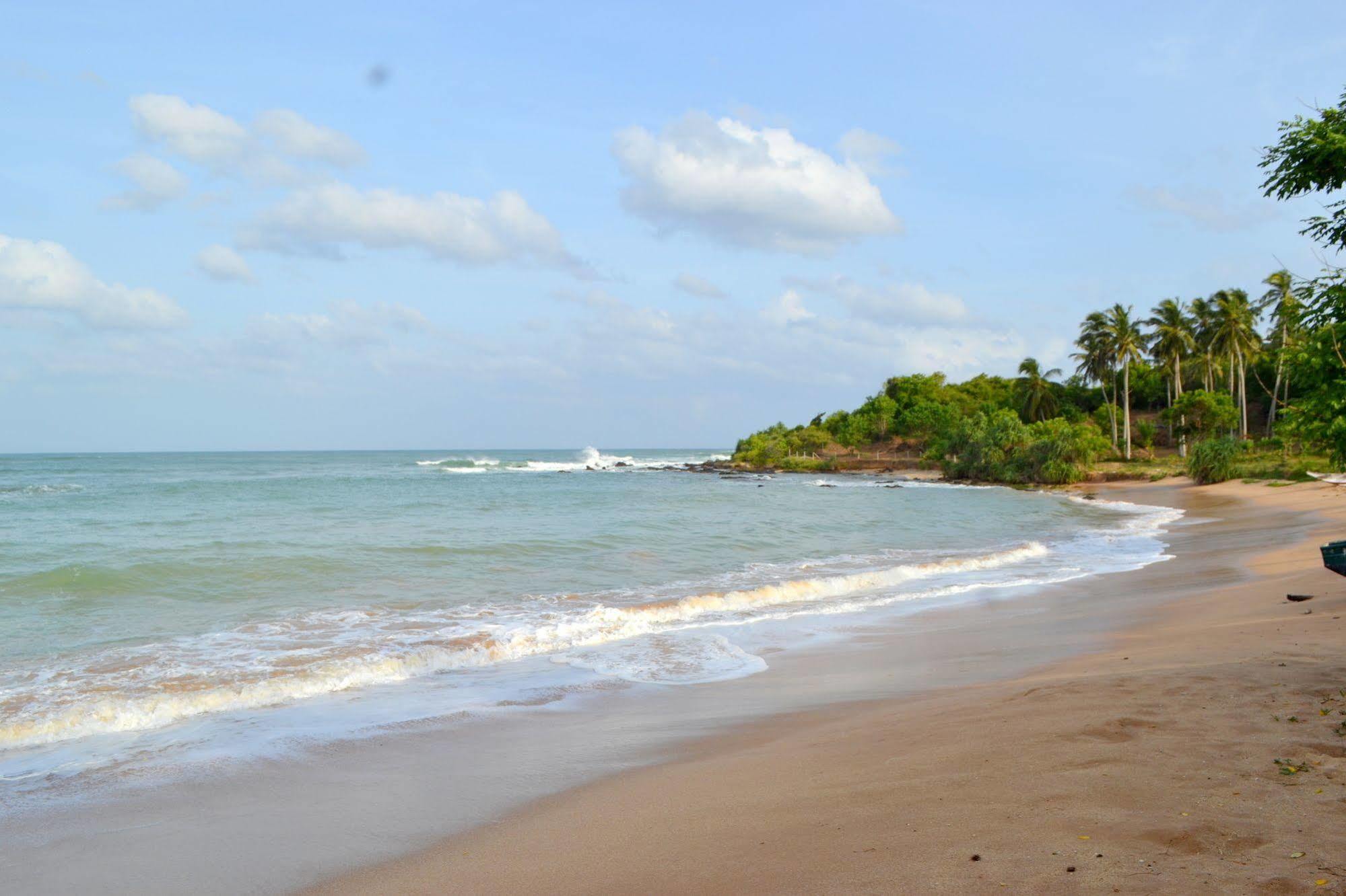 Ananthaya Beach Tangalle Ngoại thất bức ảnh